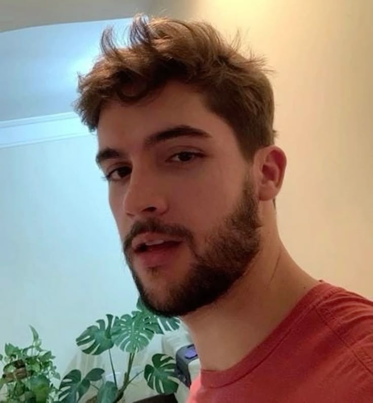 man in brown crew neck shirt