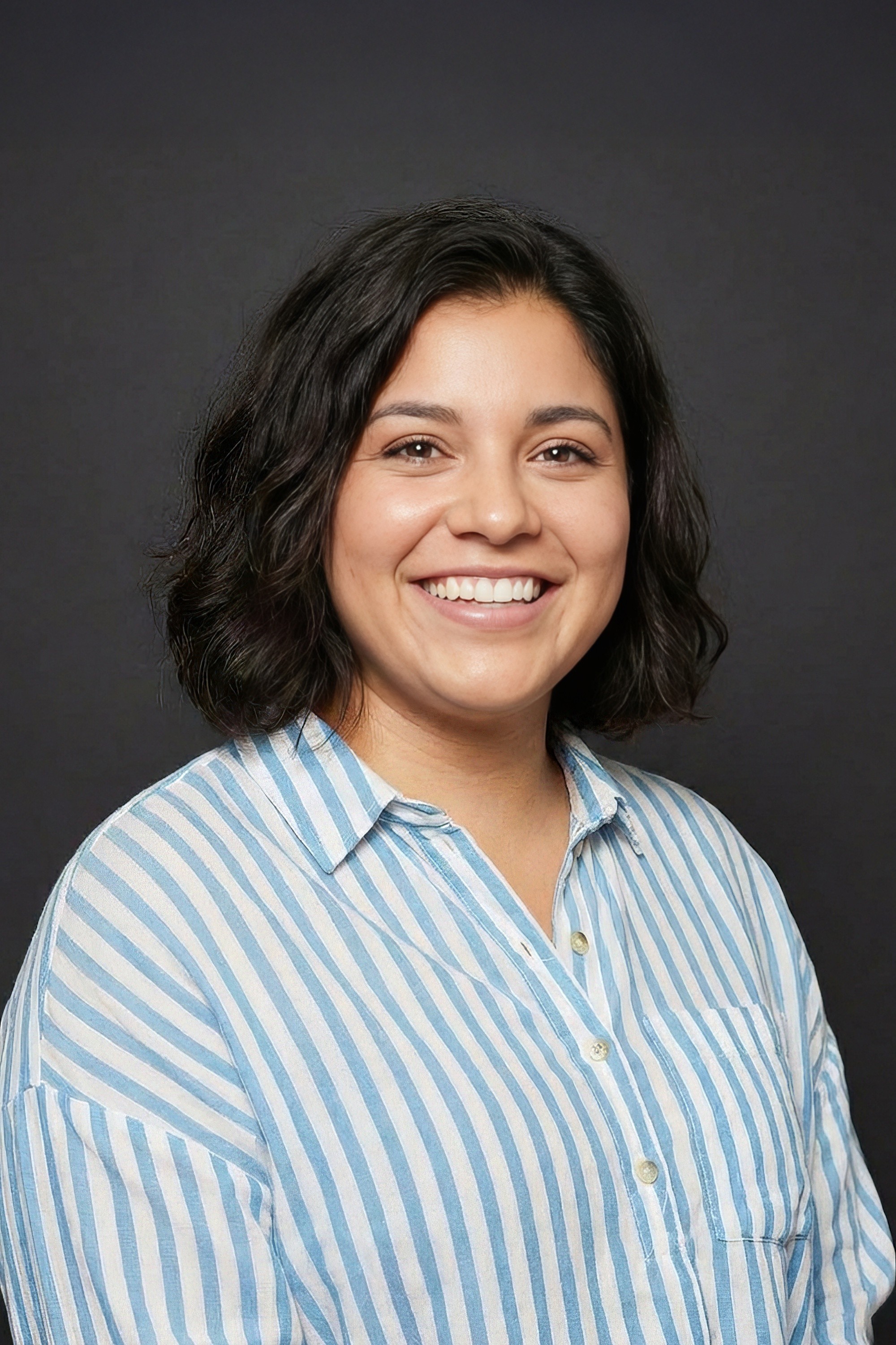 Profesional que refleja la diversidad de talento en organizaciones inclusivas