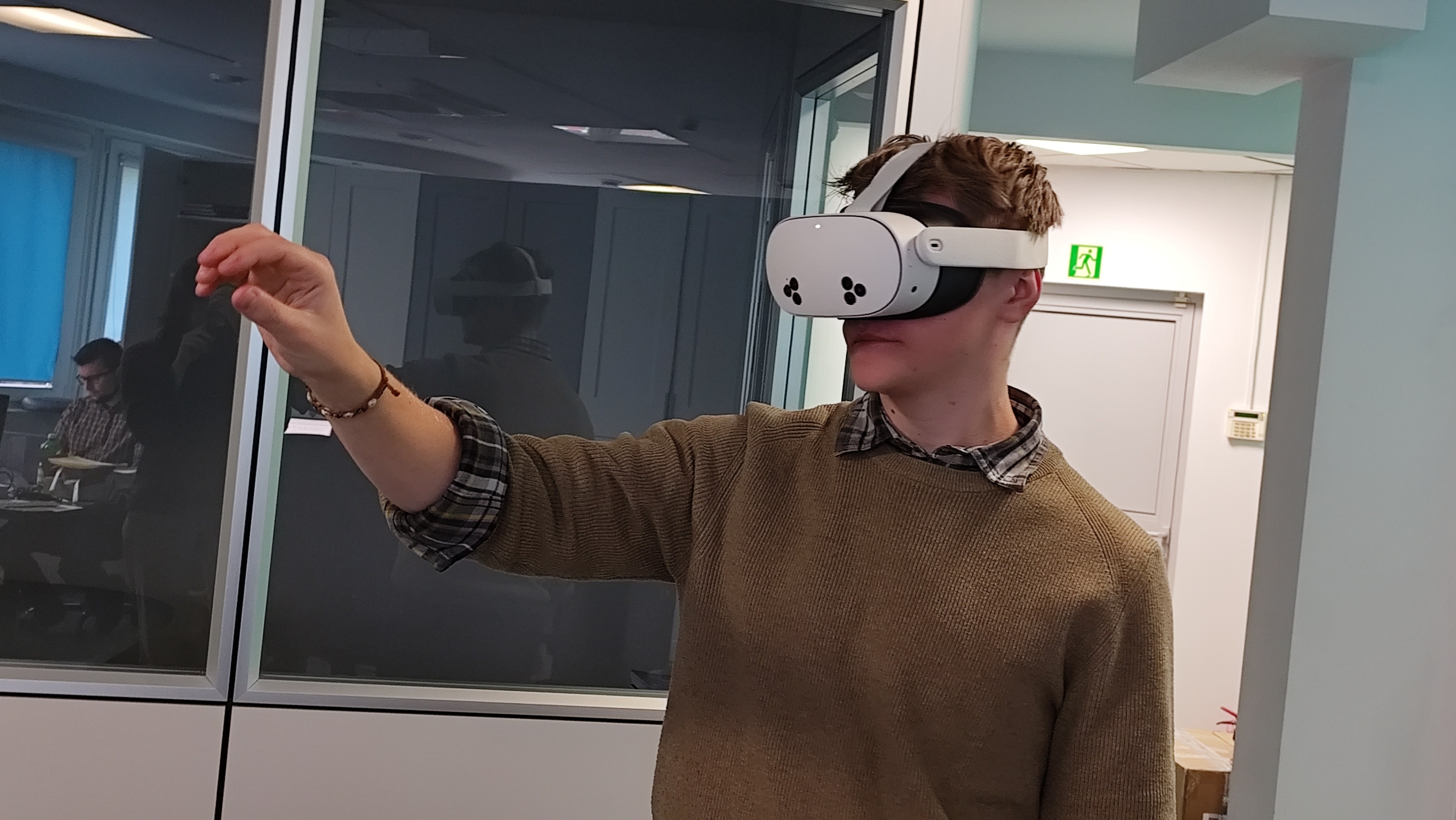 An employee participating in a Safety Day event conducted using VR technology.