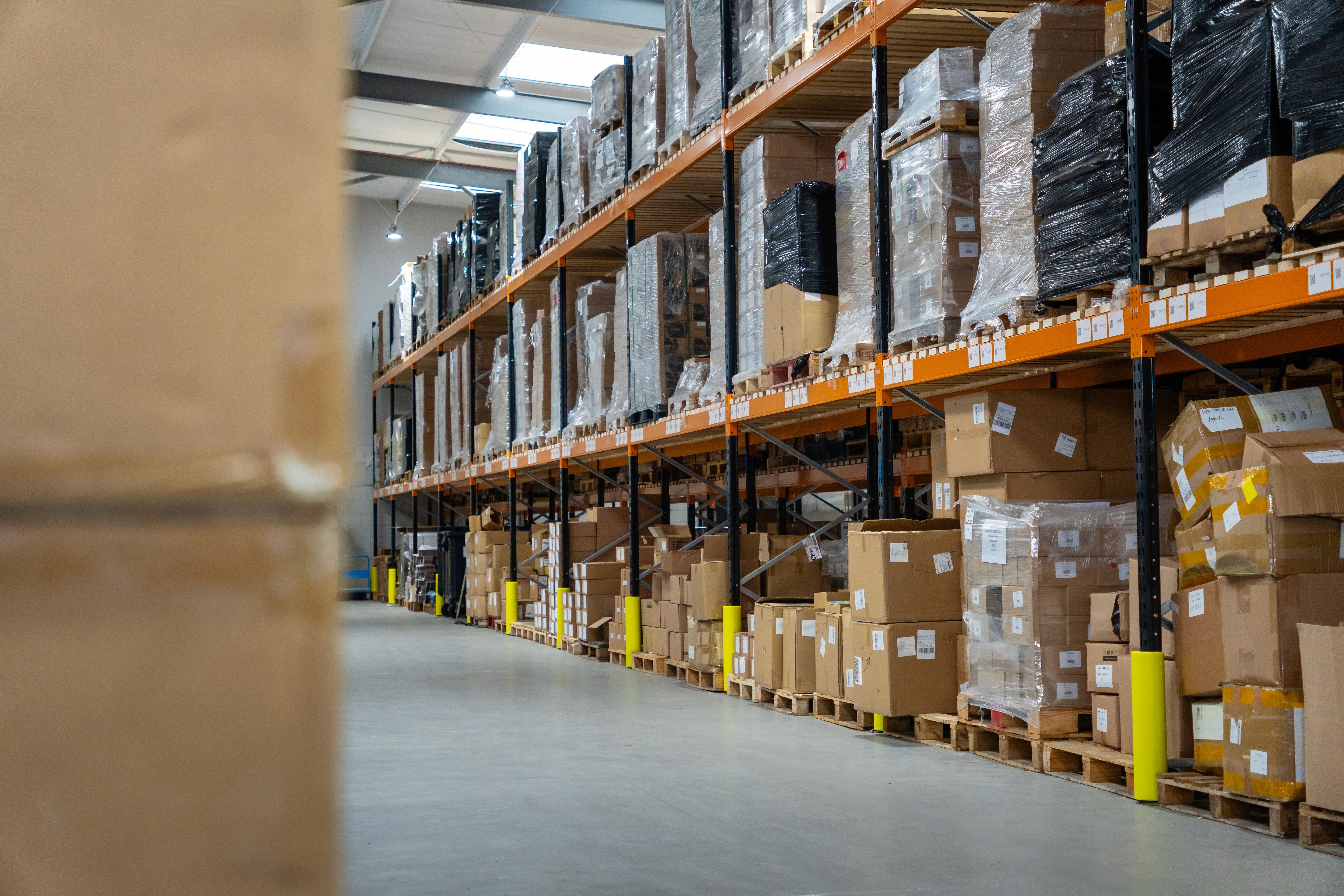 photo of pallet racking in a warehouse