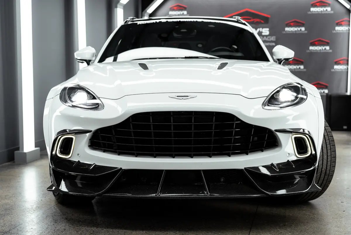 2021 Aston Martin DBX photo 38