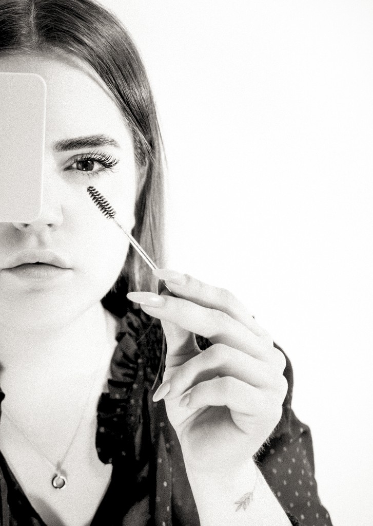 Rituel photographique — portrait artistique — confiance en soi — estime de soi — image de soi — fragment photographique — relique intime Maison Elion — photographe Seine-et-Marne 77 — portrait bespoke sur mesure — timeless photography France — photographie de rituel en France — portrait de luxe — image rare et significative