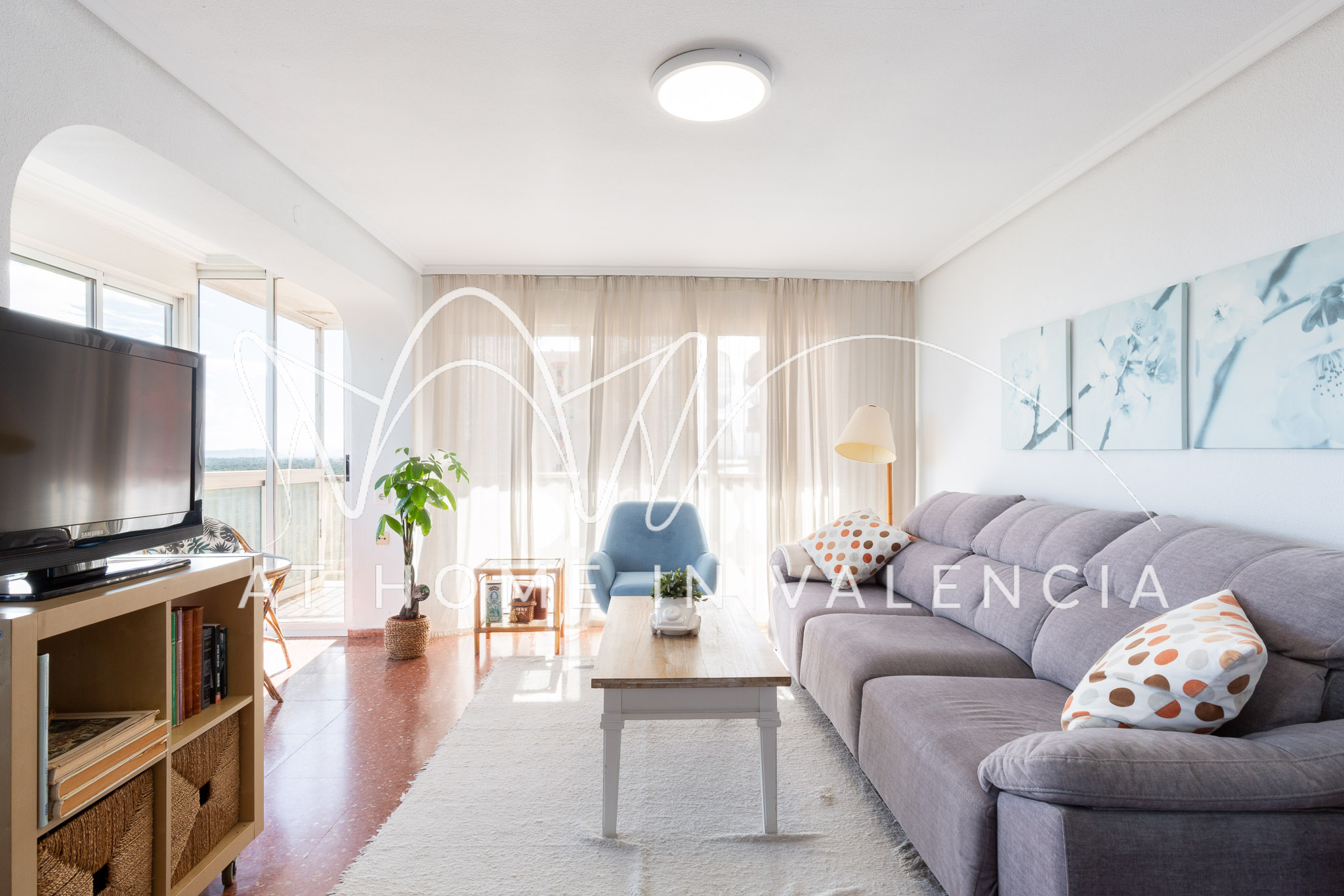 Apartment's livingroom photo