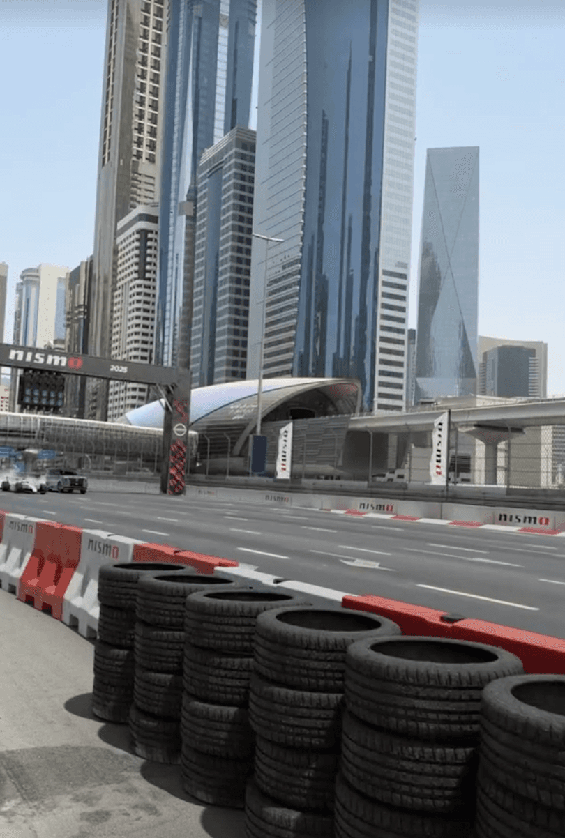 Batch.Works logo over a photo of a box of 3D printed objects