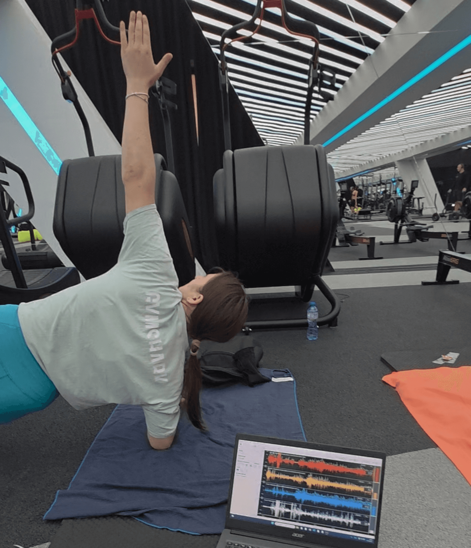 Упражнение по време на тренировка с Callibri Muscle Tracker