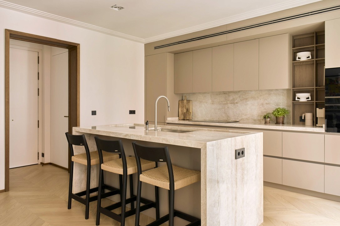 THE SIGNATURE RESIDENCE