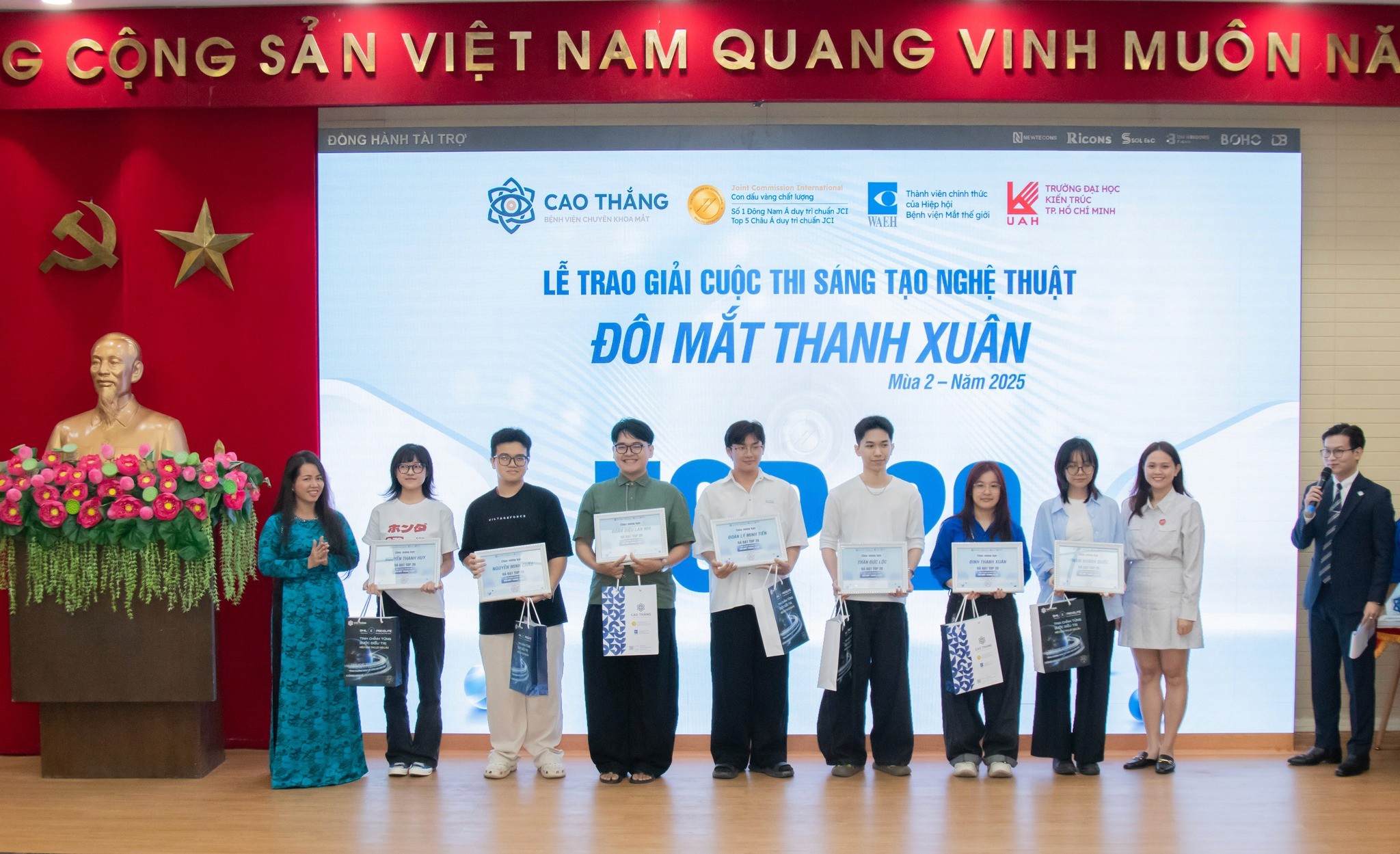 Có thể là hình ảnh về văn bản