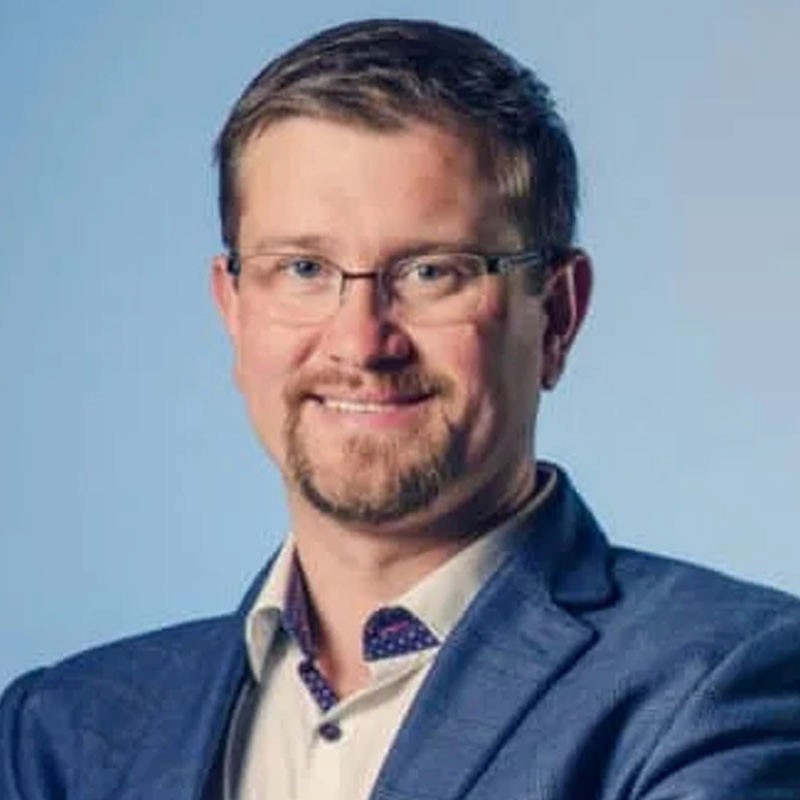 Headshot of Gerard Szatvanyi