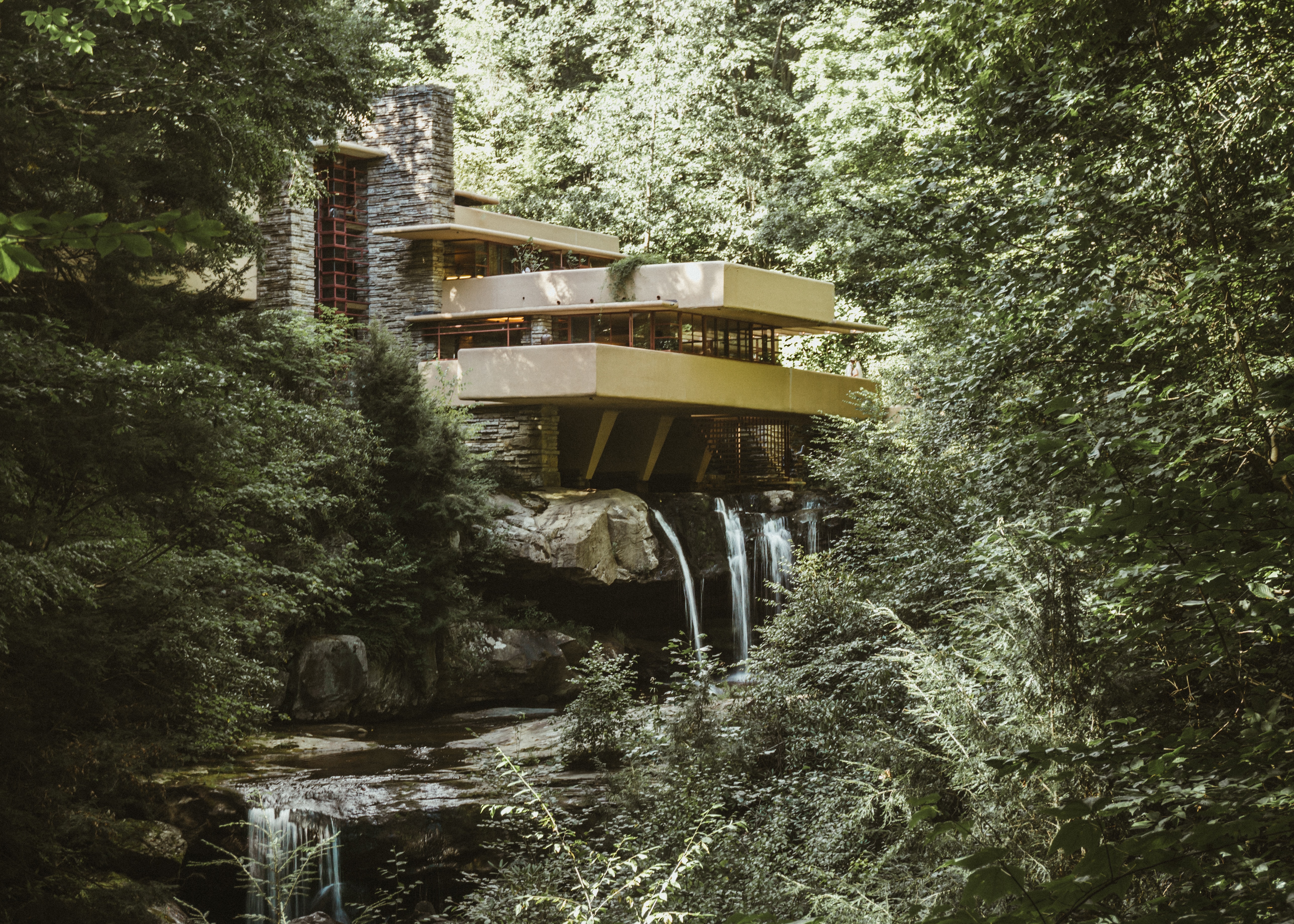 Daedalus - Frank Lloyd Wright: A Legend of Architectural Design