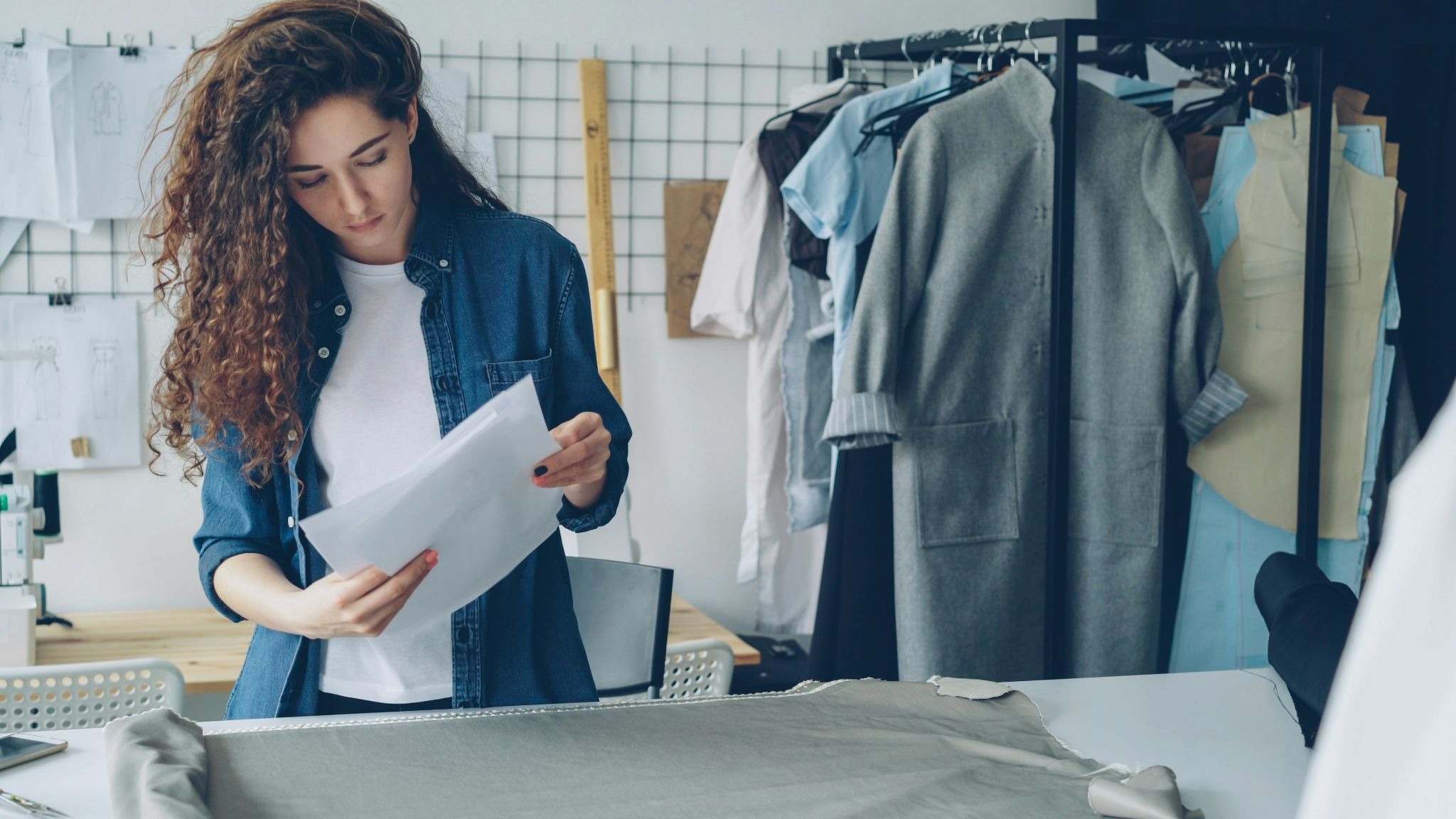 Best Ways to Ship Clothes Internationally