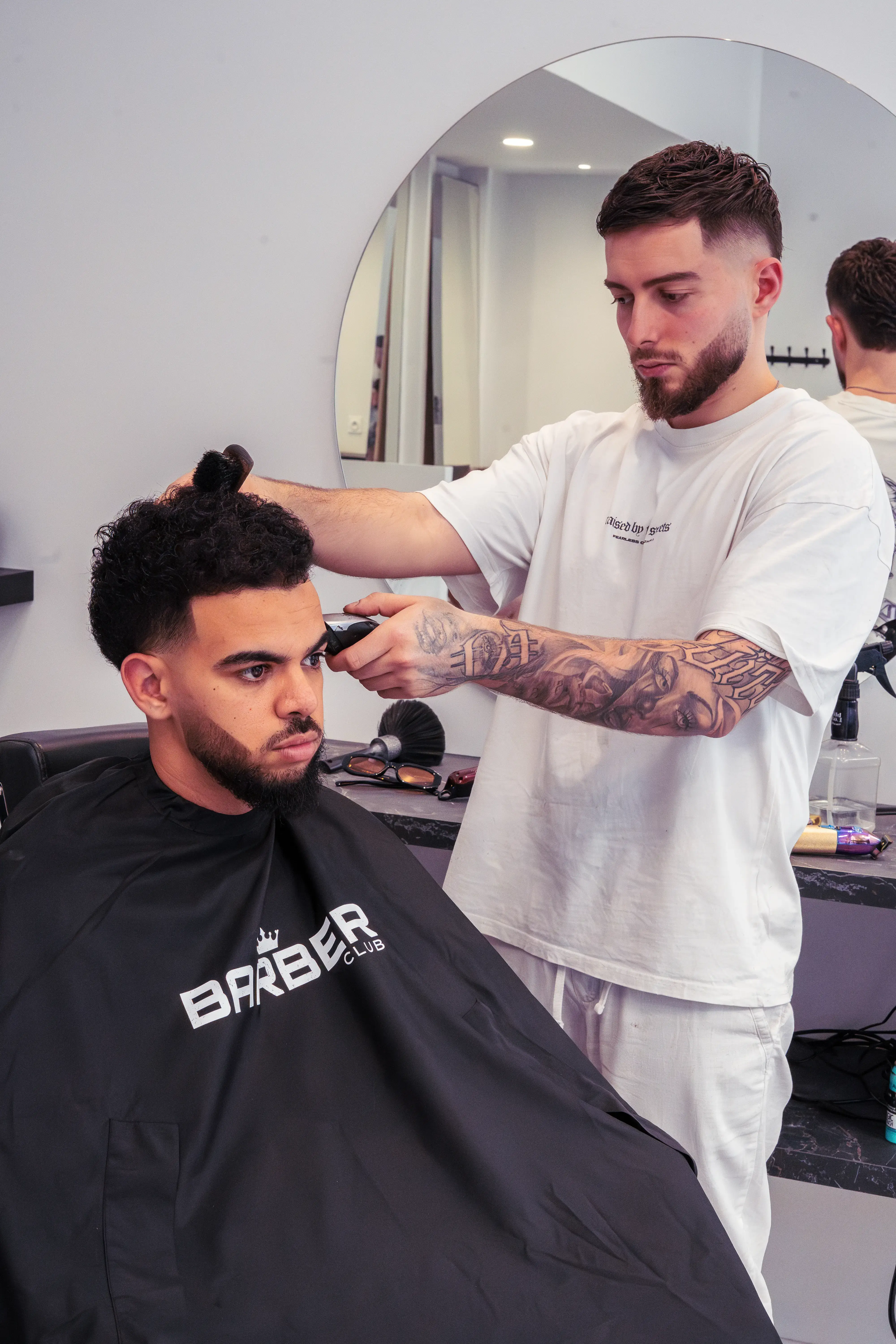 Photo d'un coiffeur du barber club grenoble