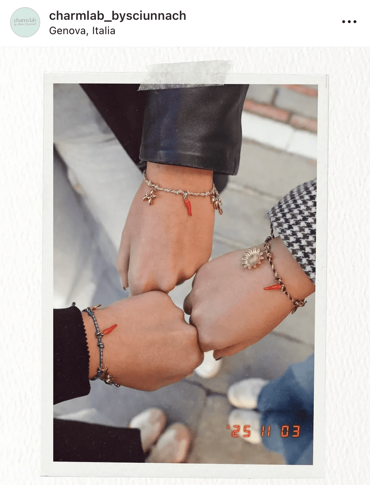 Post Instagram realizzato da Aura Studio, agenzia di comunicazione di Genova: shooting fotografico dei bijoux Laura Sciunnach e sviluppo di una strategia social orientata al branding.