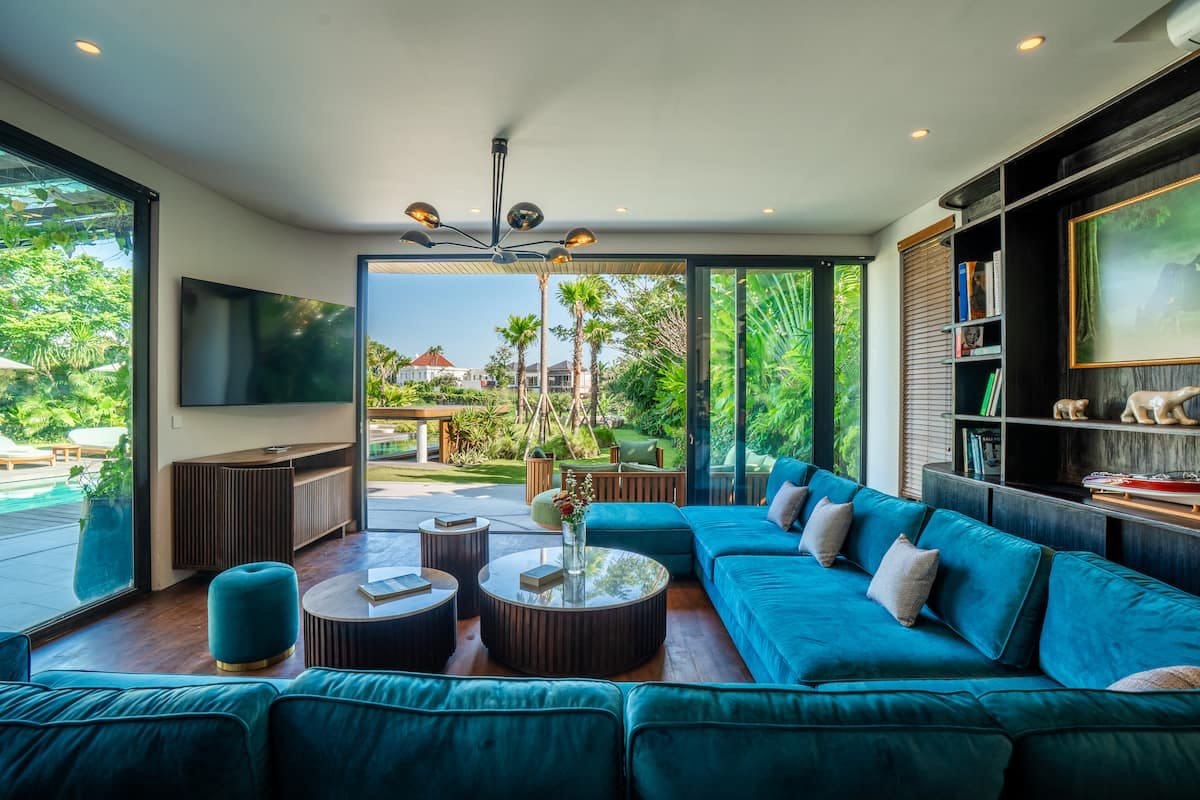 Exclusive 7-bedroom villa in Umalas