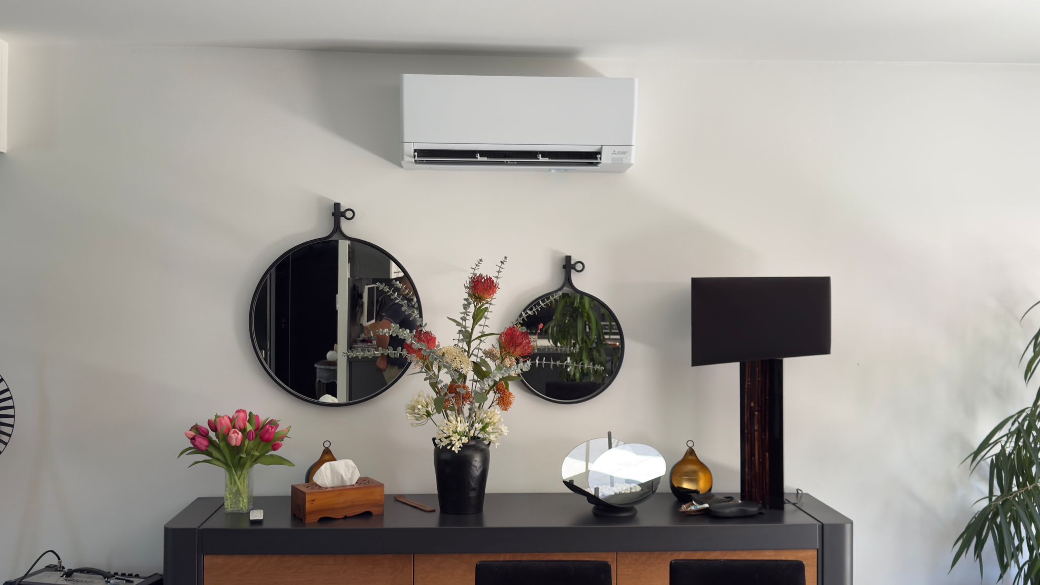 Photo d’installations sur Argenteuil - Clim Alain - Expert en installation de climatisation et pompe à chaleur à Argenteuil. Devis gratuit pour l'installation et l'entretien de votre système de climatisation. Service rapide et efficace !