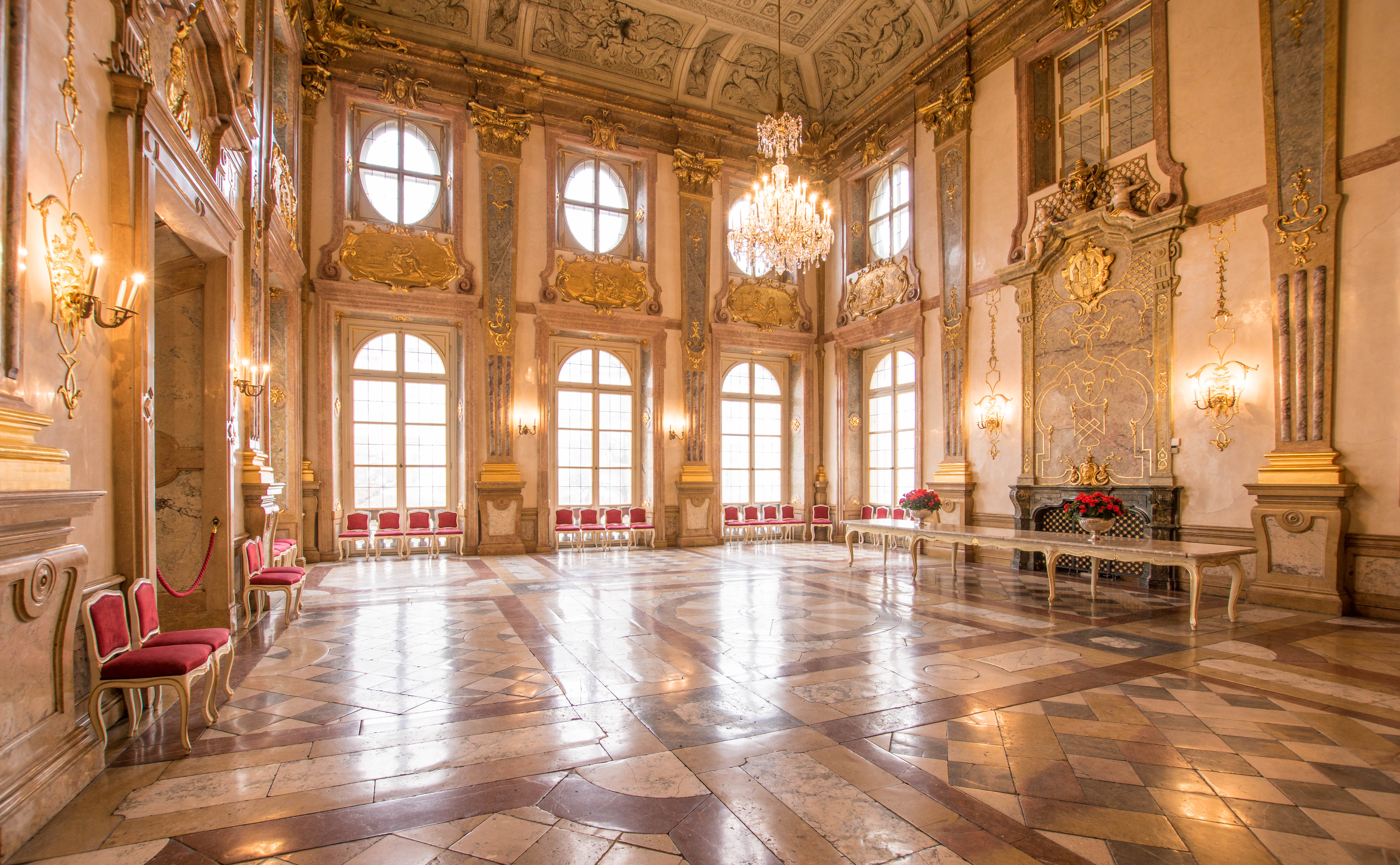 Representatives Bild vom Marmorsaal im Schloss Mirabell für Herrn Konstantin Hiller, Geschäftsführer der Salzburger Konzertgesellschaft mbH.