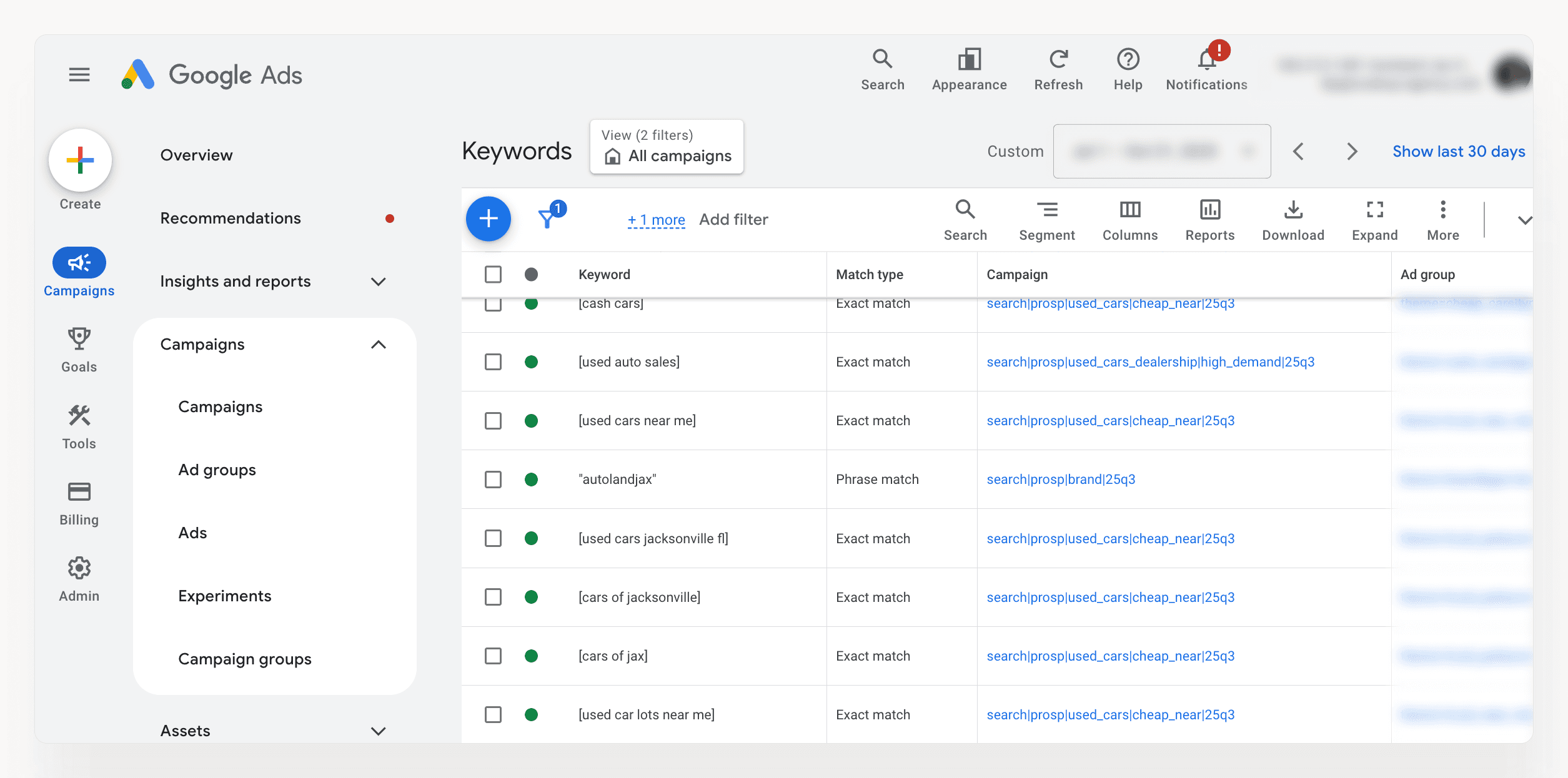 Screenshot of the Google Ads interface on the Keywords tab, which displays keywords, match types, and related campaigns.