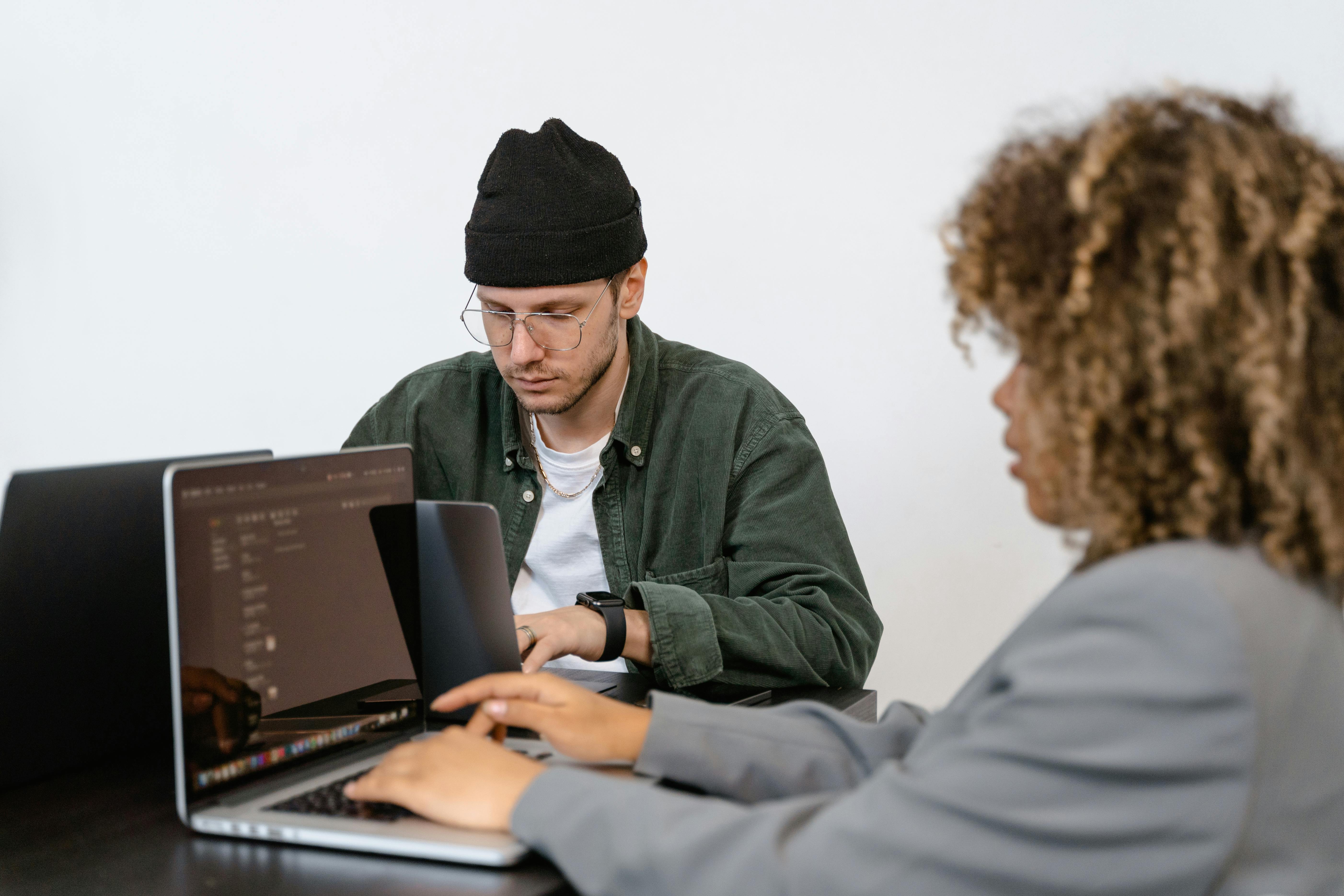 colleagues working in the office 