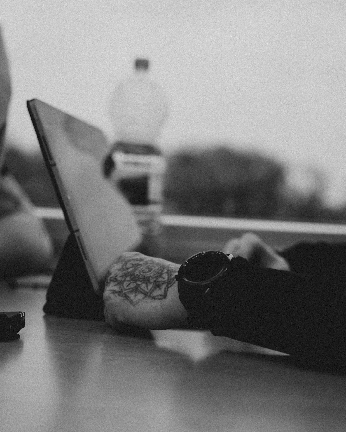 laptop black and white