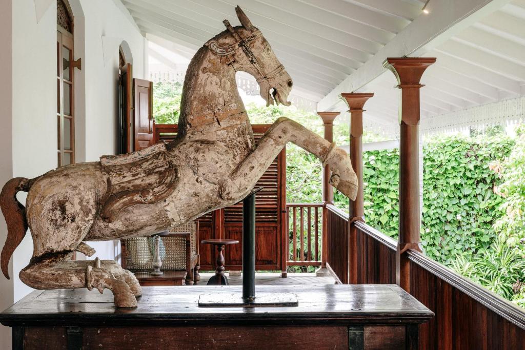 Coach explaining stuff to an athlete