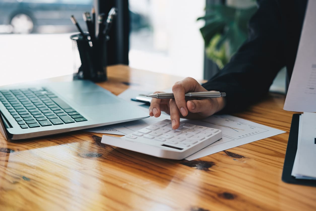 Check out RentRedi’s top tips for rental property bookkeeping to learn how to easily keep accurate financial records for the new year.