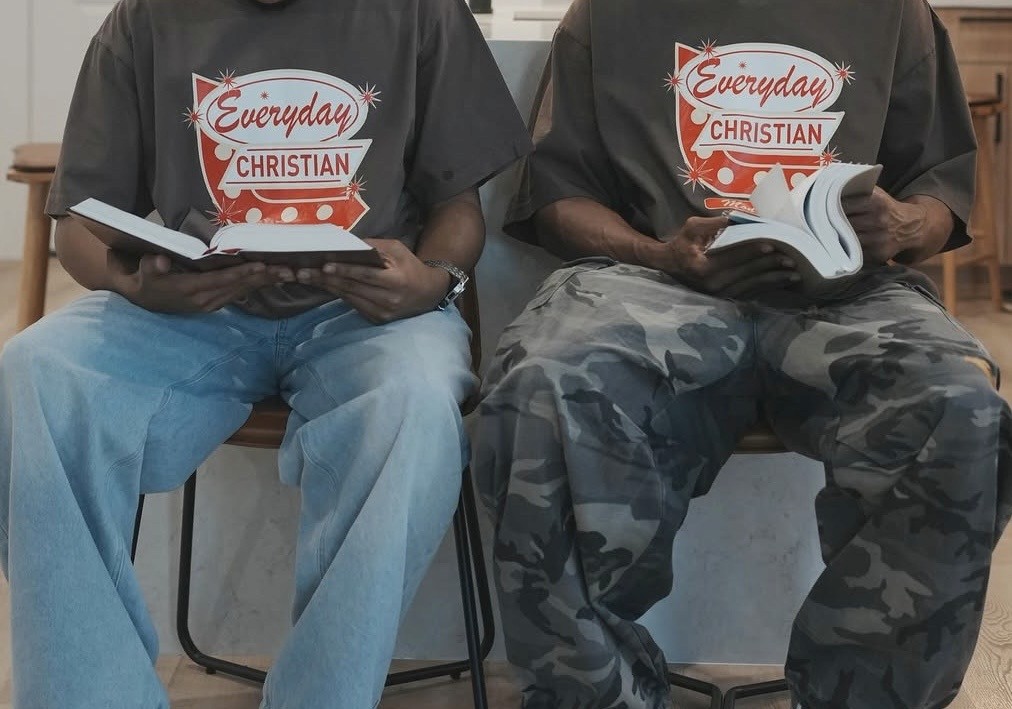 offisial photo of apparel