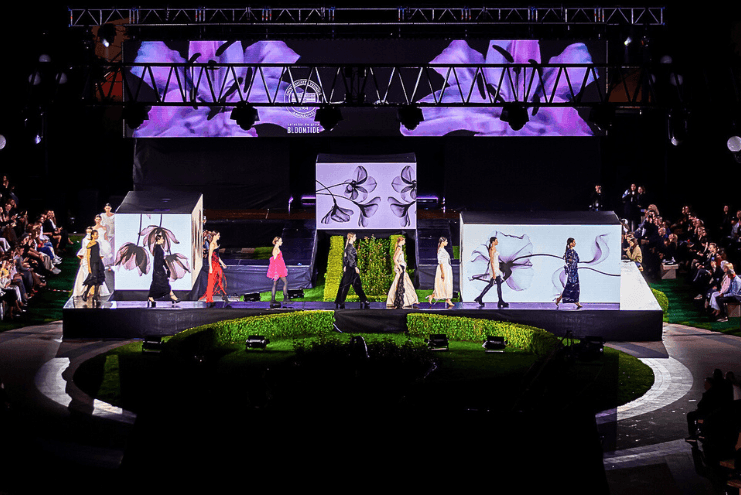 Woman workout in the gym