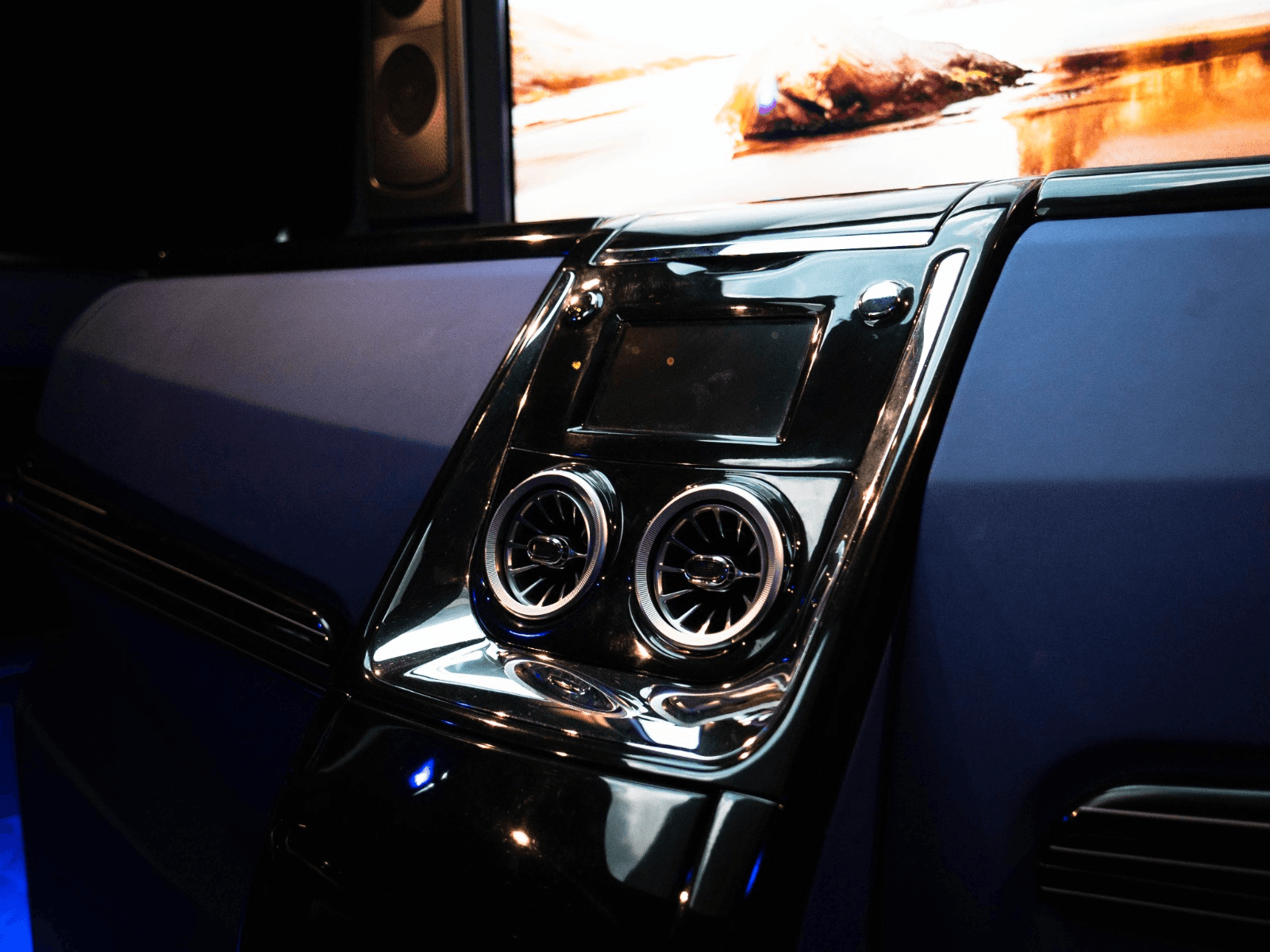 Mercedes Benz Mayback Van 