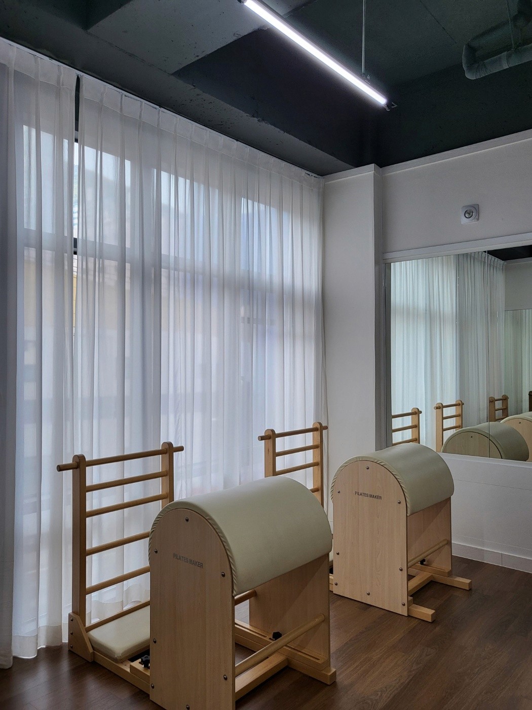 Dynamic picture of a cyclist riding downhill