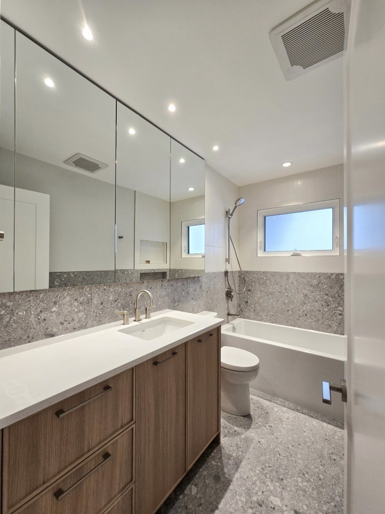 Image of Modern bathroom interior with KHD Homes design-build primary ensuites featuring spa bathrooms and layout design.