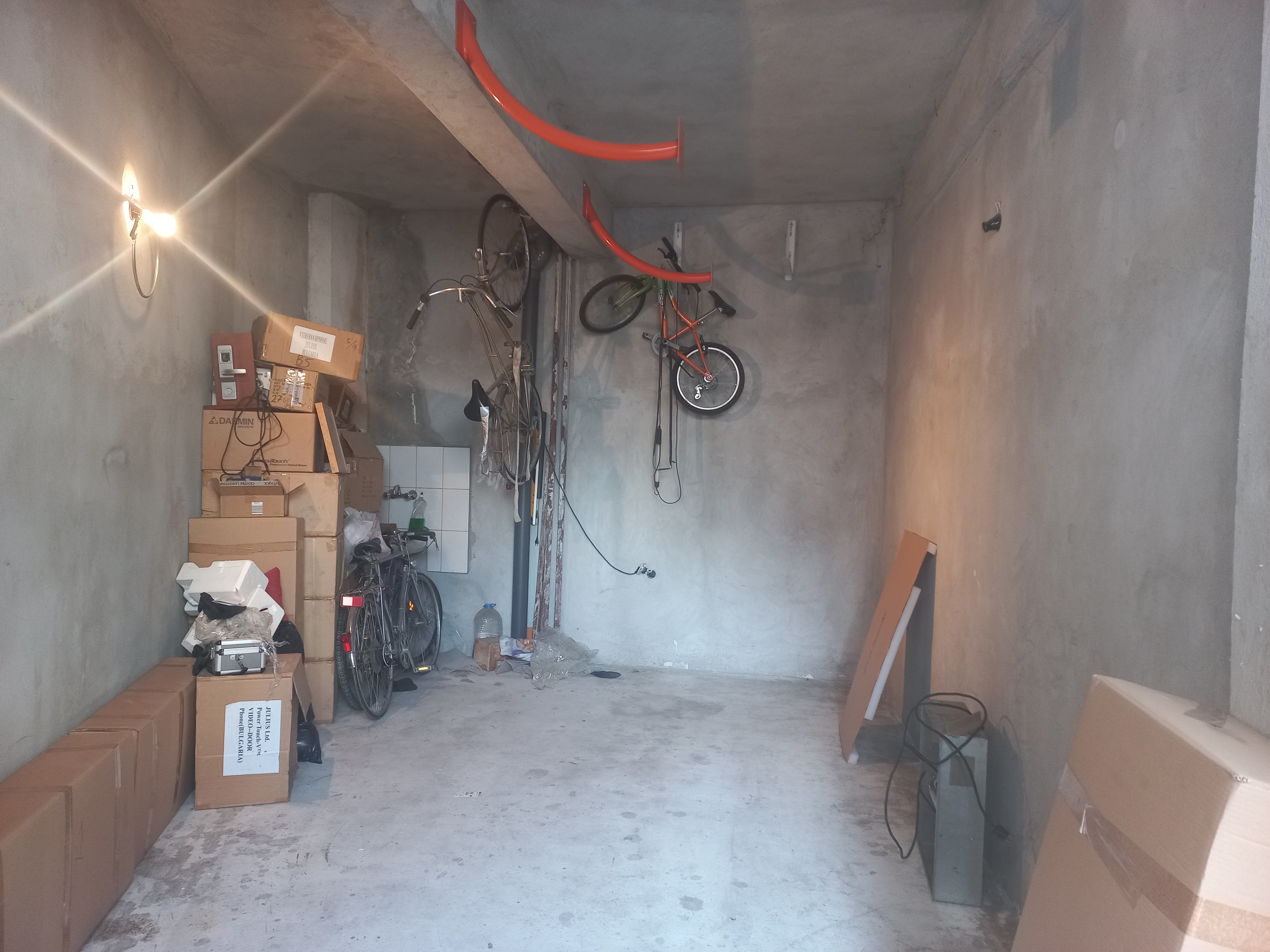 Гараж за продажба на партер в квартал Възраждане град Русе