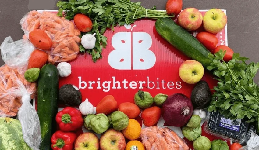 A view of the top of the eiffel tower