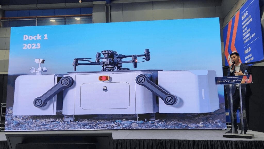 엔젤스윙은 DJI사의 드론 스테이션 모델인 Dock1에 이어 지난해부터 Dock 2를 활용해 드론 운영을 자동화하며, 비행 계획 수립과 운영 관제를 자사 플랫폼에서 제공하고 있다. (사진=테크42)