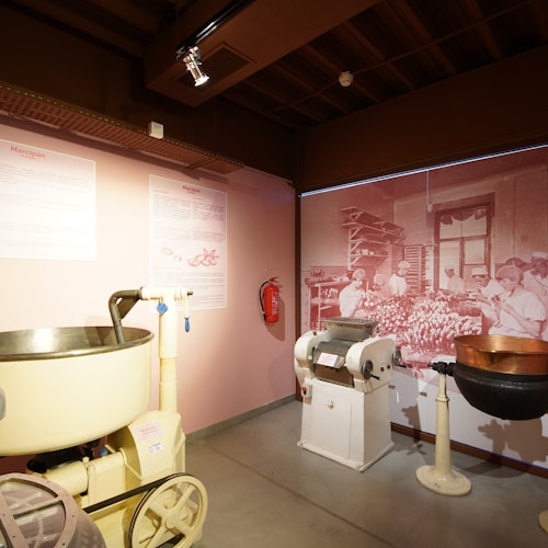 在一次來自墨西哥種植園的刺激電梯之旅後，探索糖的生產秘密。