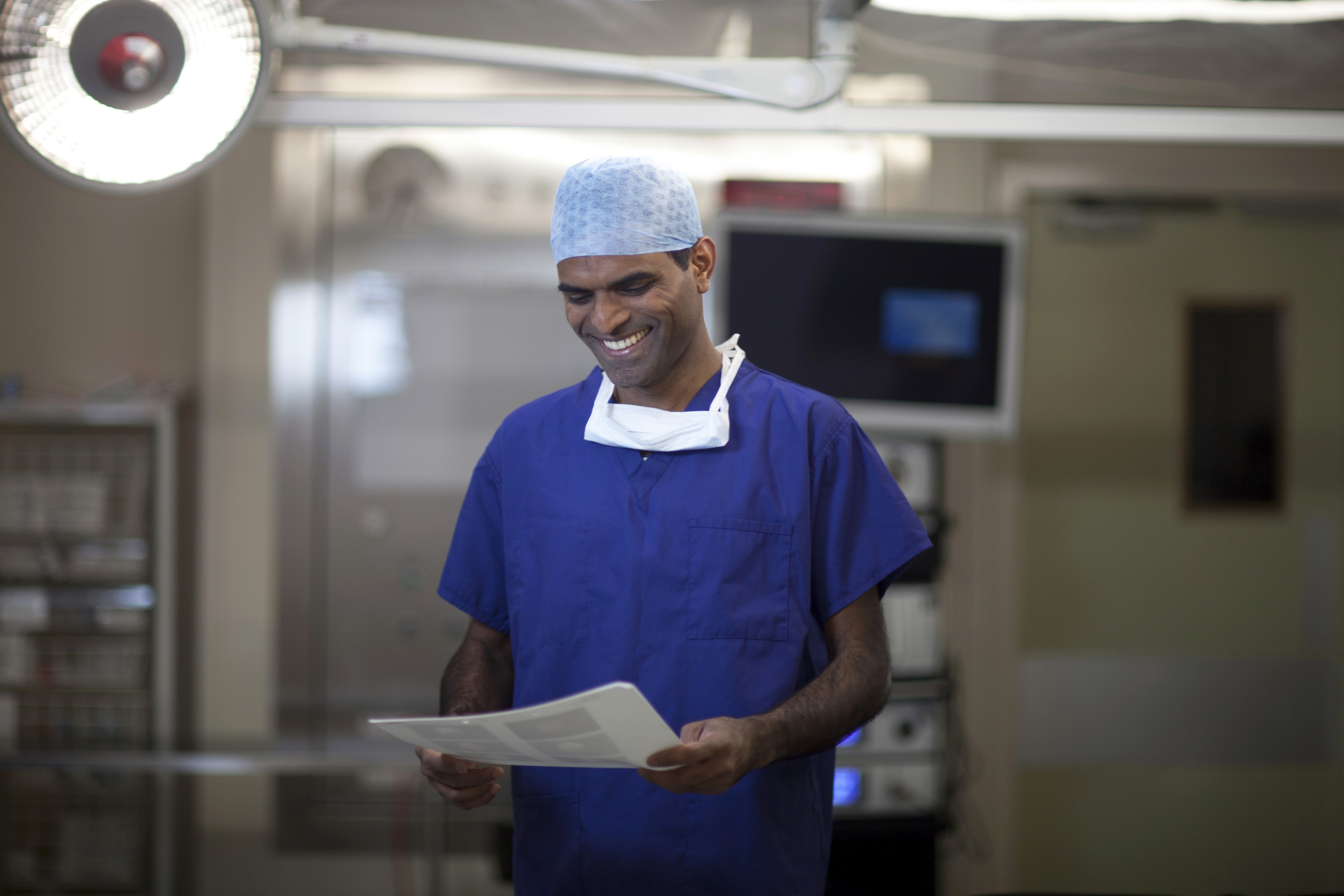 Mr Mahantesh Karoshi, specialist in heavy periods and menstrual disorders, London