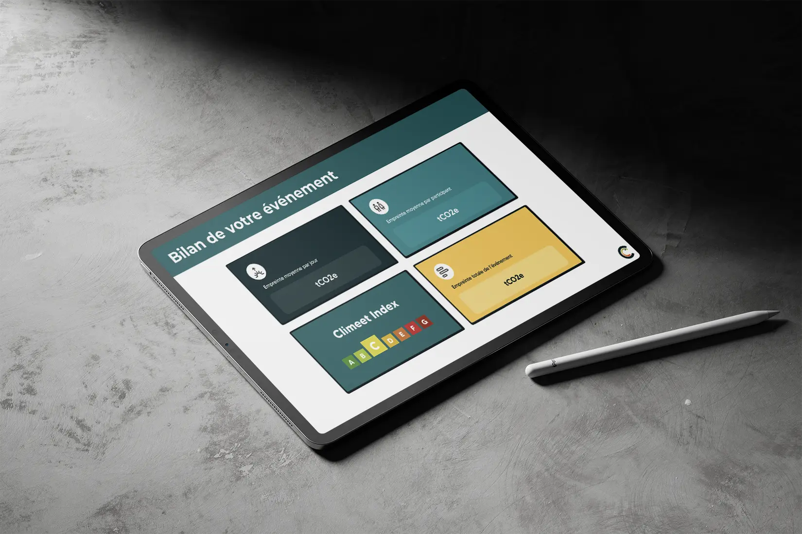 Mockup livrable dans un ipad sur fond gris