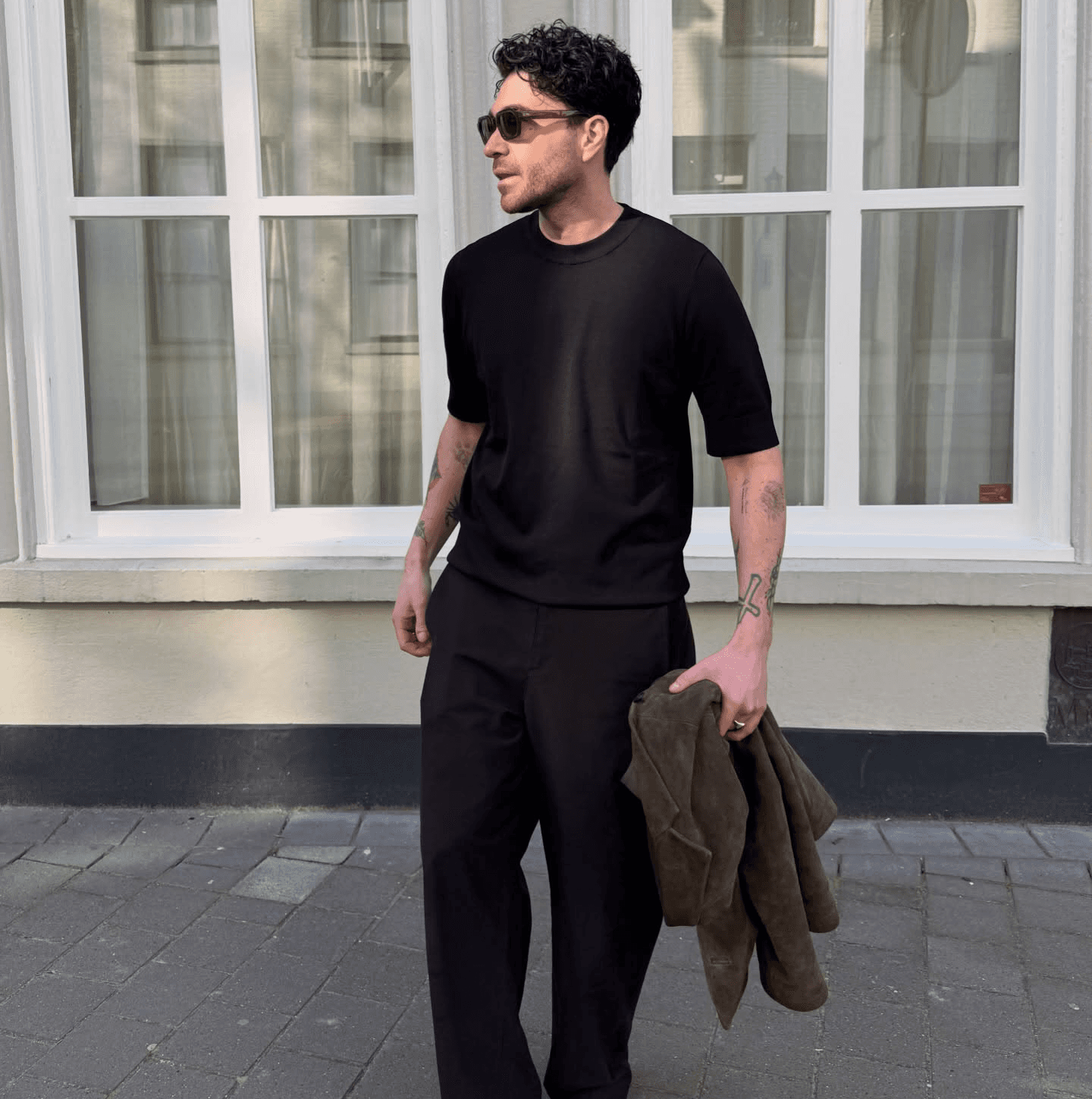 Batch.Works logo over a photo of a box of 3D printed objects