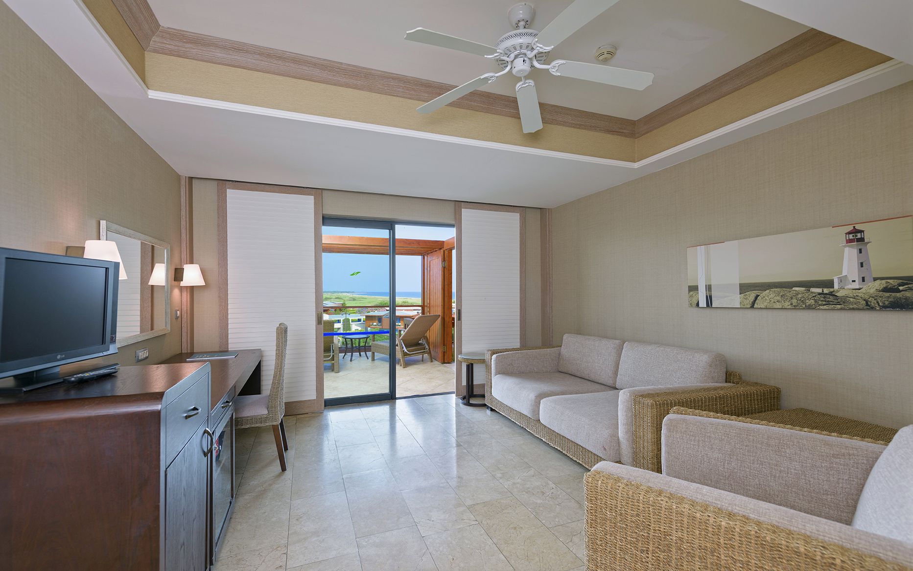 Deluxe Family Side Sea