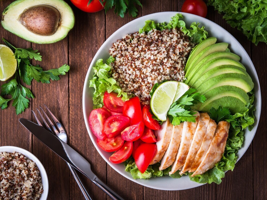 a healthy and balanced meal to complement chair exercises for fat loss at home