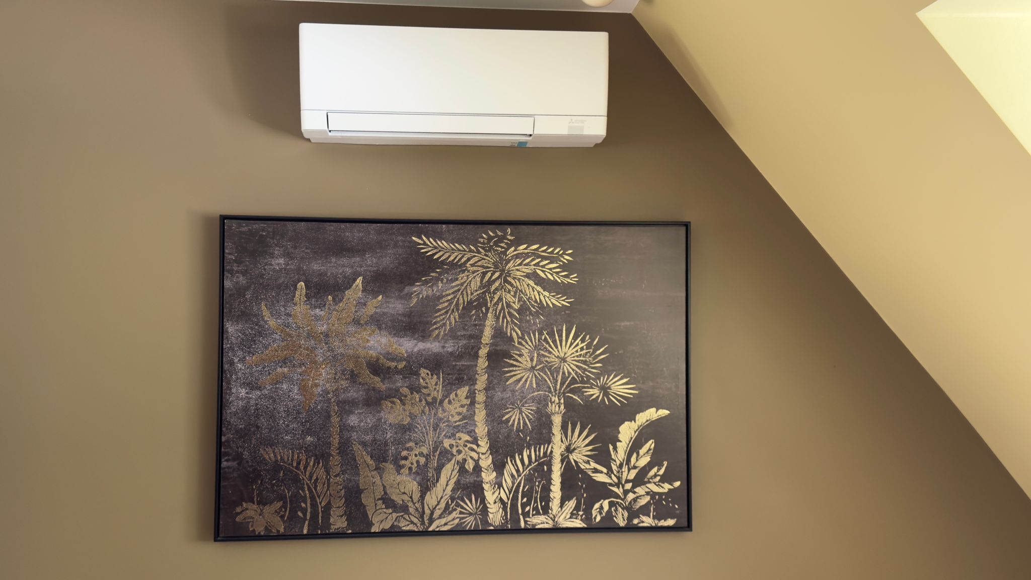 Photo d’installations sur Argenteuil - Clim Alain - Expert en installation de climatisation et pompe à chaleur à Argenteuil. Devis gratuit pour l'installation et l'entretien de votre système de climatisation. Service rapide et efficace !