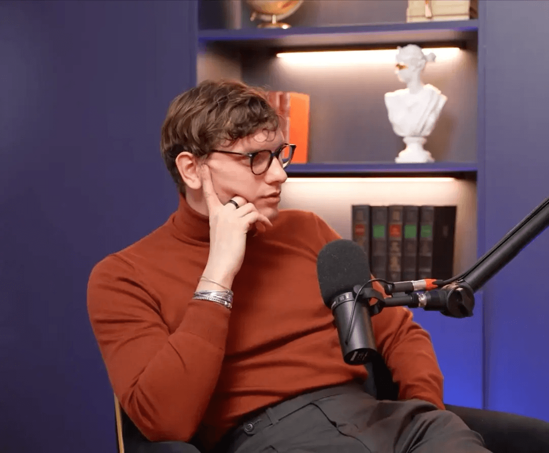 Vidéo YouTube QUBE's sur la gestion autonome d'un Airbnb dans 10 ans
