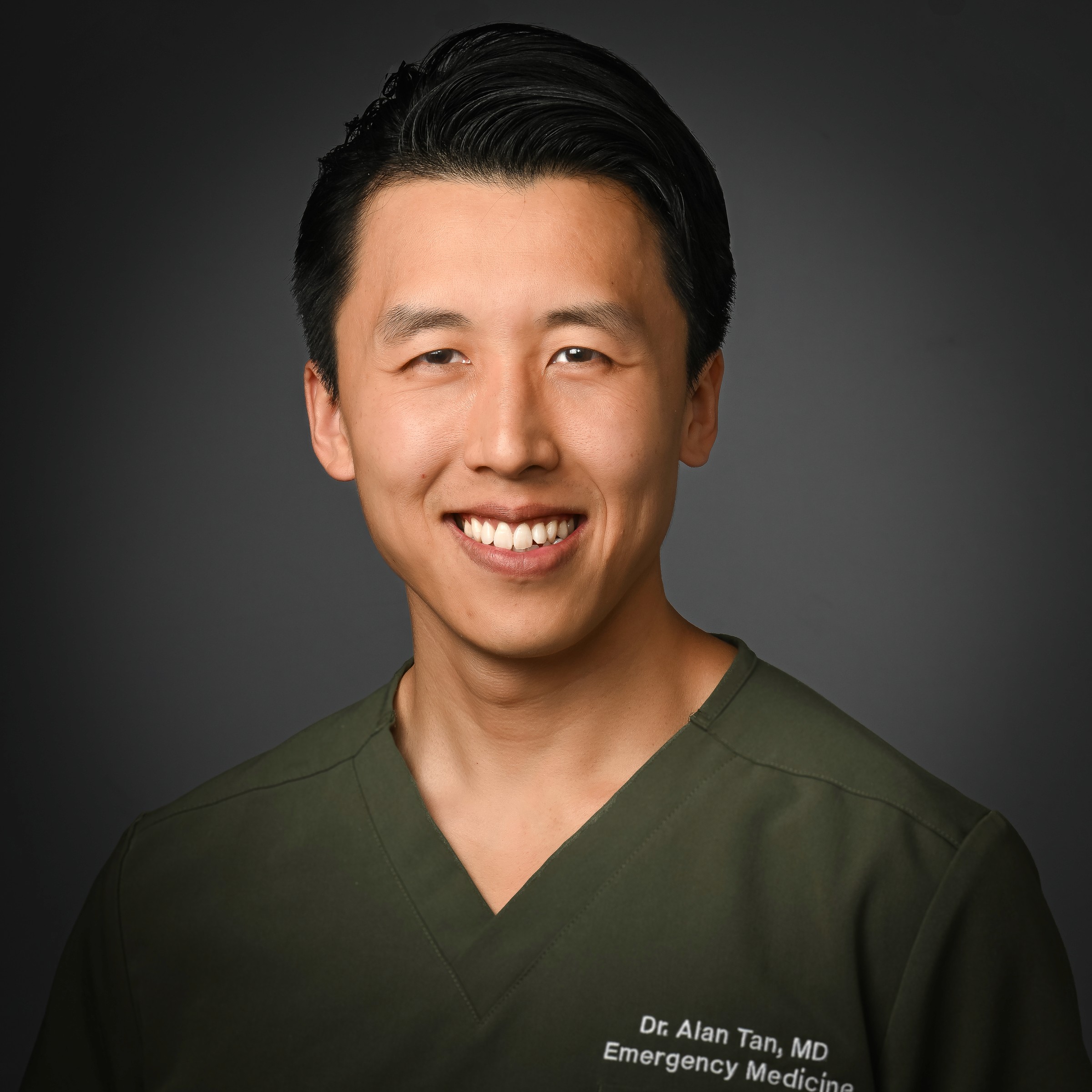headshot of Dr. Alan Tan, MD, CCFP(EM)