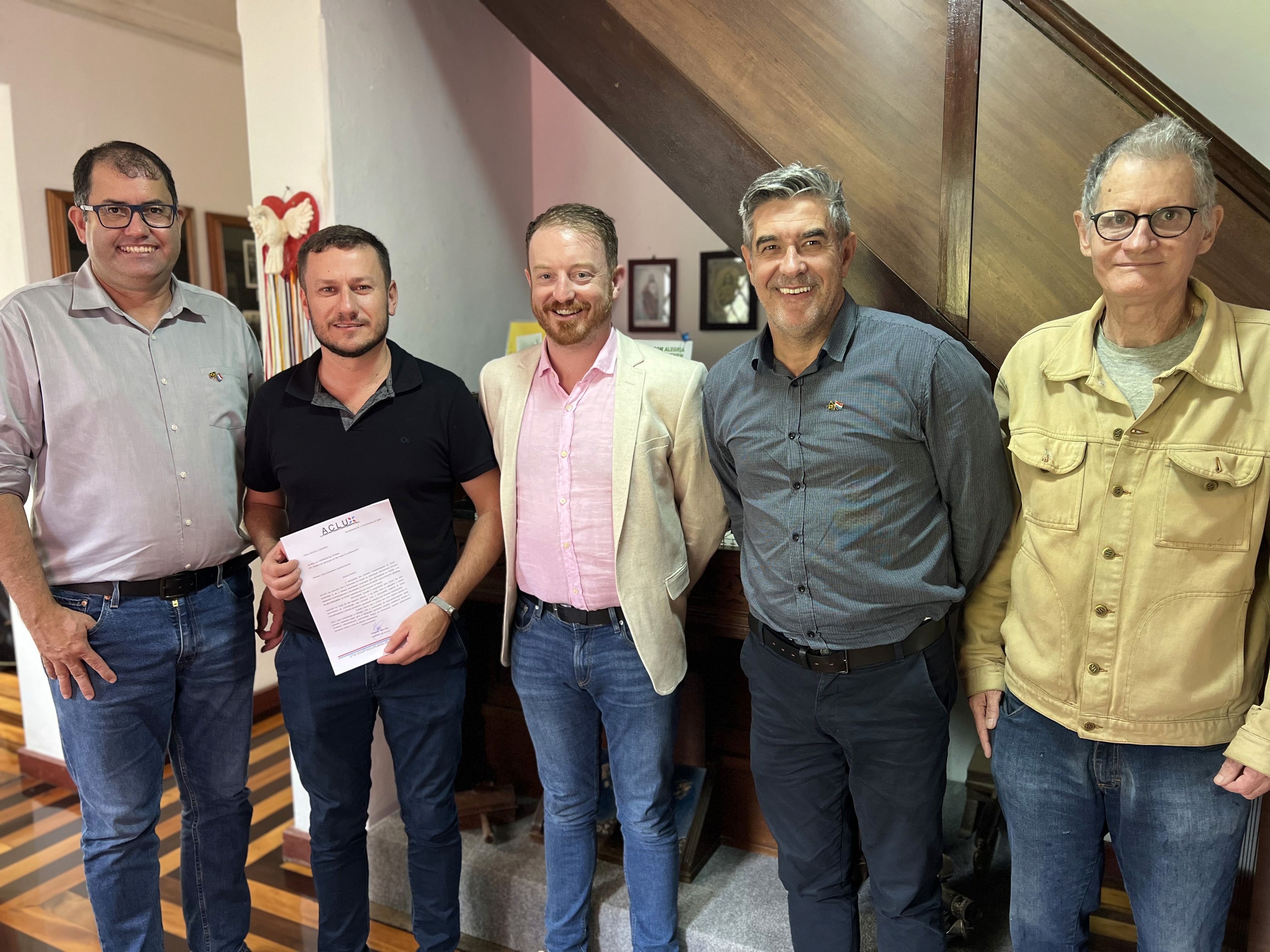 Daniel ATZ with Brazilian government officials