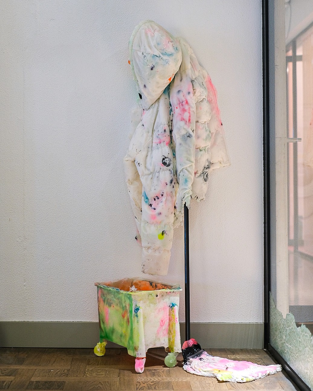 Monument for the cleaning person, 2021