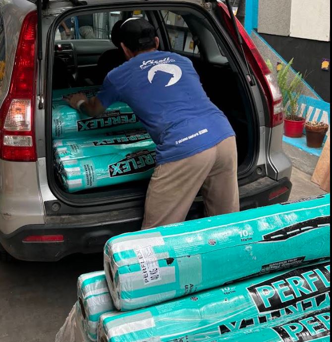 Carga de materiales para entrega en obra desde Materiales Echeverría