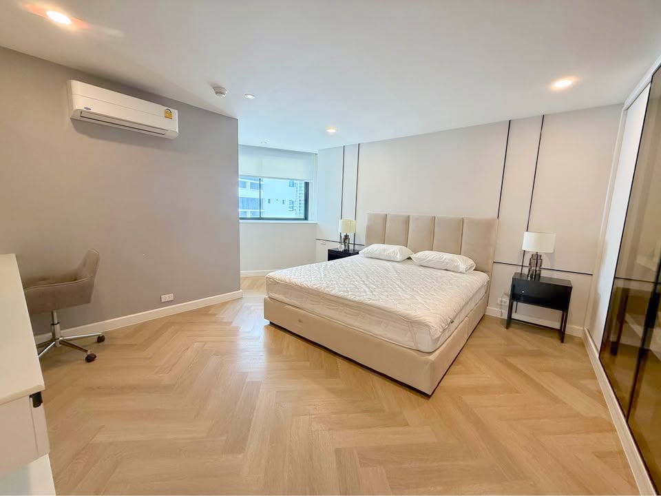 Sukhumvit 24 3-Bedroom Pet-Friendly Residence Phrom Phong 4
