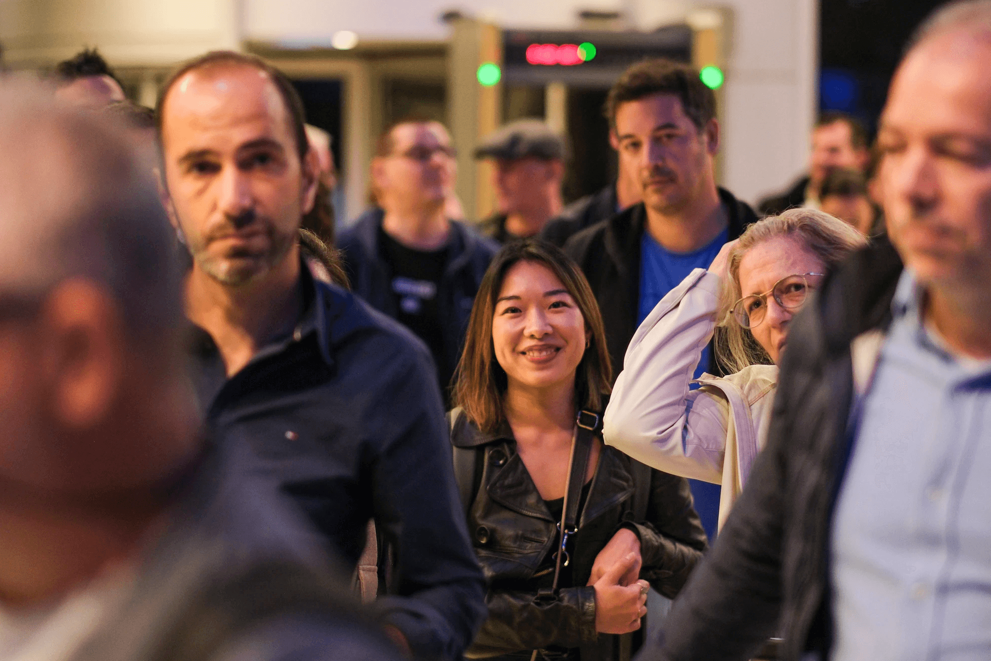 atteendees arriving to the hotel