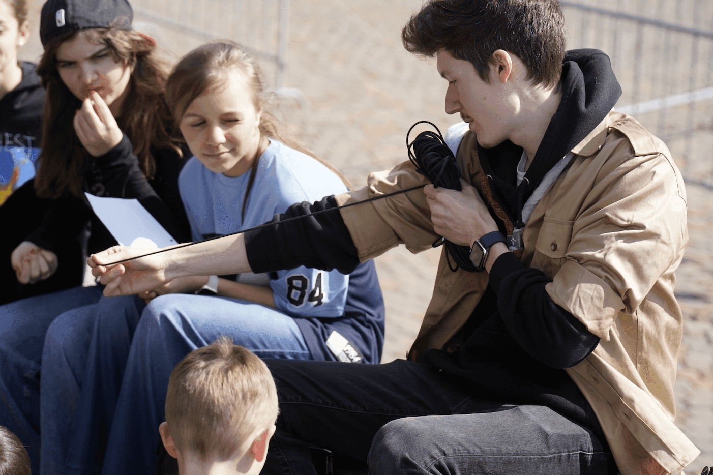 Scout apprenant les noeuds