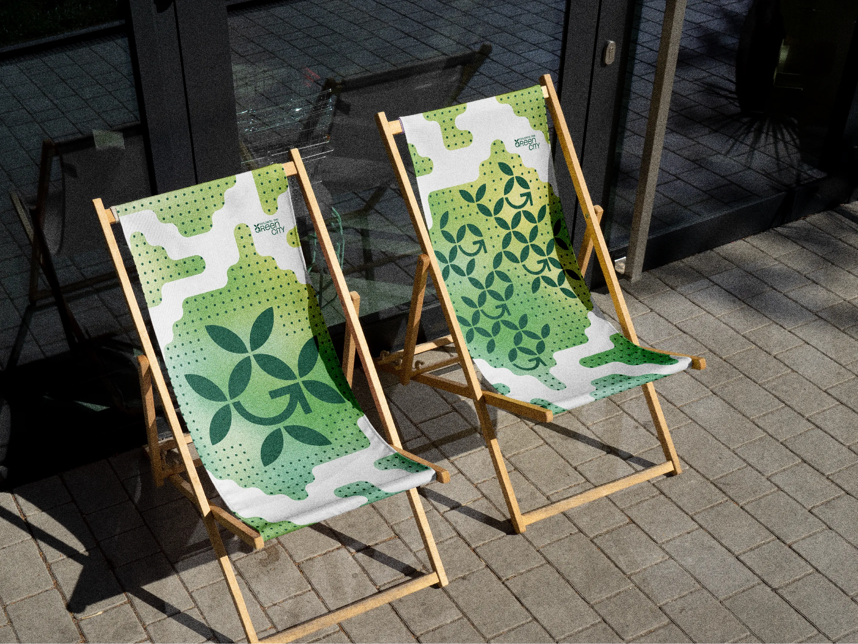 Festival Branding Exploring the Green City auf Sonnenliegen im Stadtraum