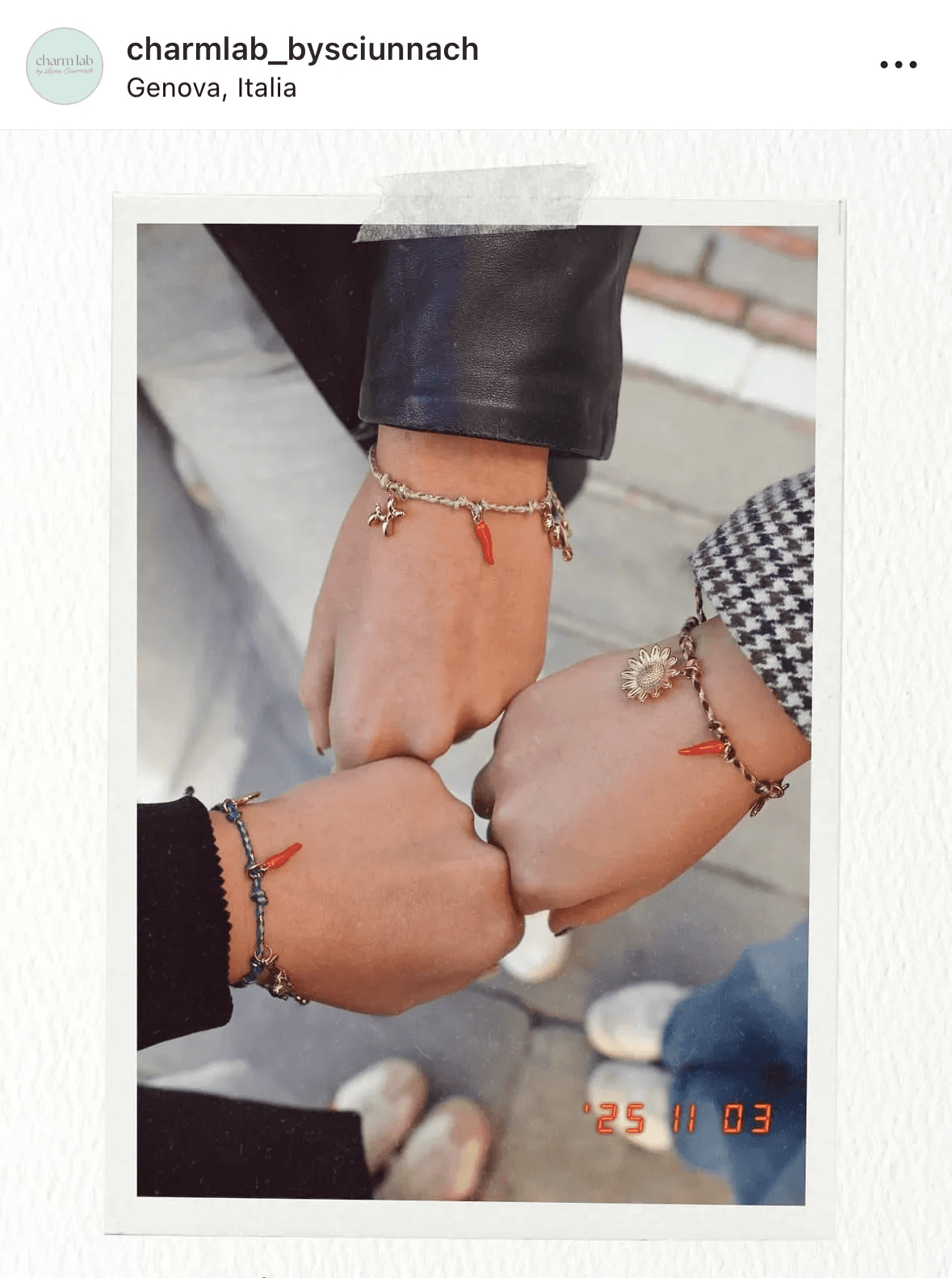 Post Instagram realizzato da Aura Studio, agenzia di comunicazione di Genova: shooting fotografico dei bijoux Laura Sciunnach e sviluppo di una strategia social orientata al branding.