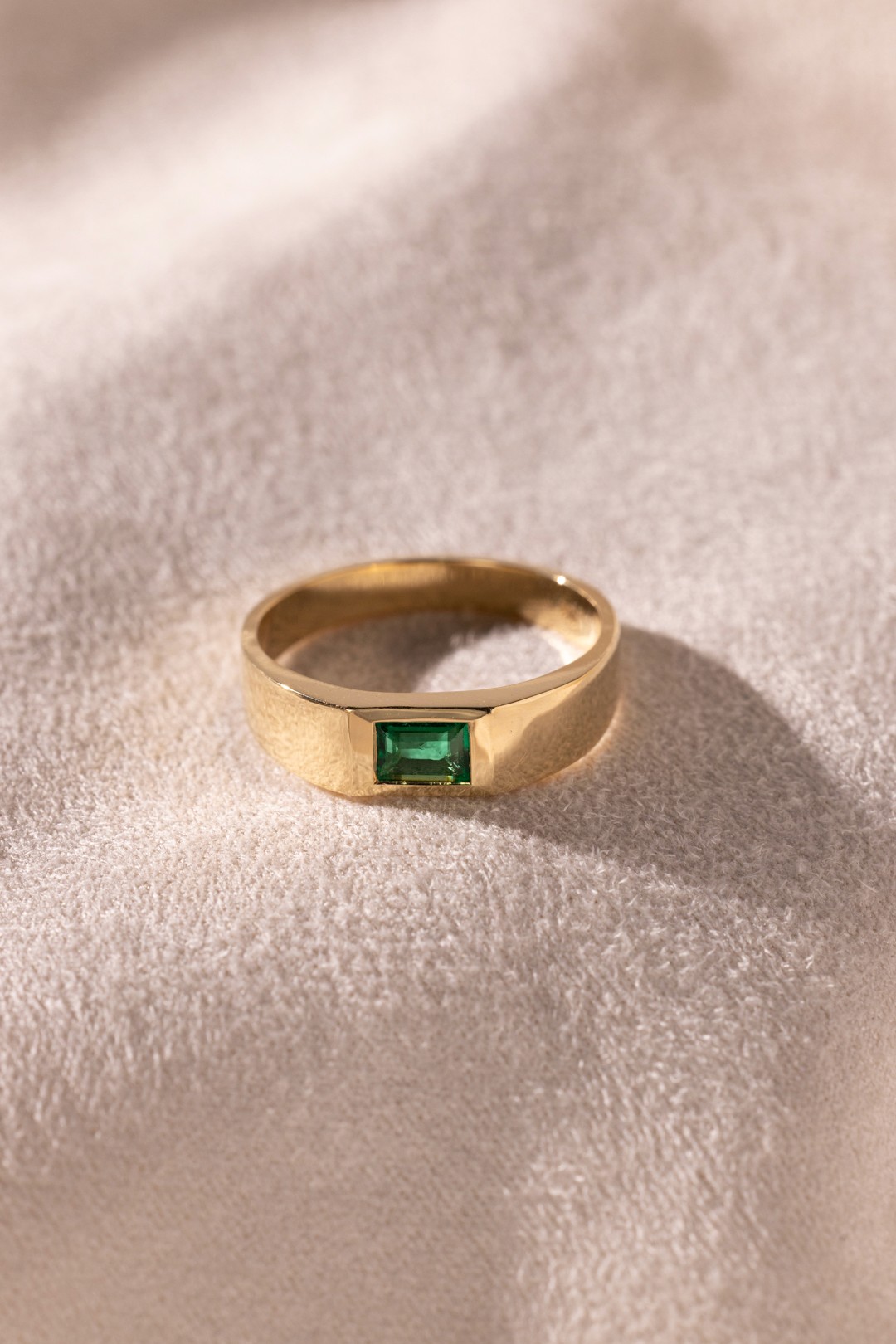 Emerald ring